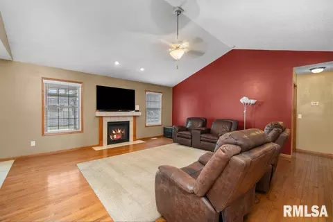 29 Dawn Ct, Eldridge, IA 52748 photo 14