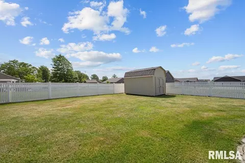 29 Dawn Ct, Eldridge, IA 52748 photo 36