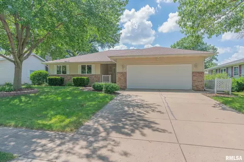 3224 36th Ave, Rock Island, IL 61201