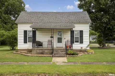 700 N 30th St, Herrin, IL 62948