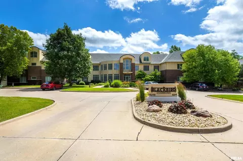 6215 Utica Ridge Rd #107, Davenport, IA 52807