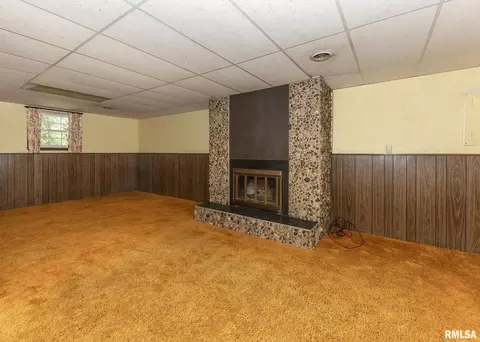 406 W 2nd St, Atkinson, IL 61235 photo 18
