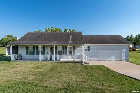 5691 Silver Fox Dr, Carterville, IL 62918
