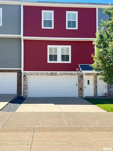 729 Cox Ct, Le Claire, IA 52753
