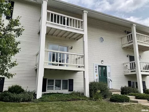 840 Iowa St #2A, Eldridge, IA 52748