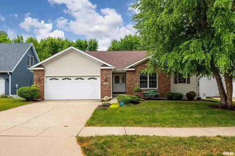 2121 W 57th St, Davenport, IA 52806