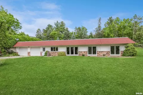 1591 351st Ave, Goose Lake, IA 52750