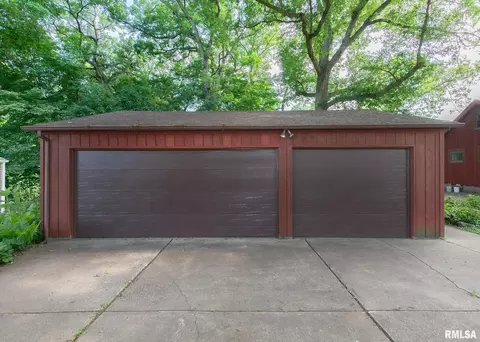 1012 54th St, Moline, IL 61265 photo 4