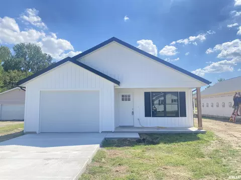 1203 E Reeves St, Marion, IL 62959