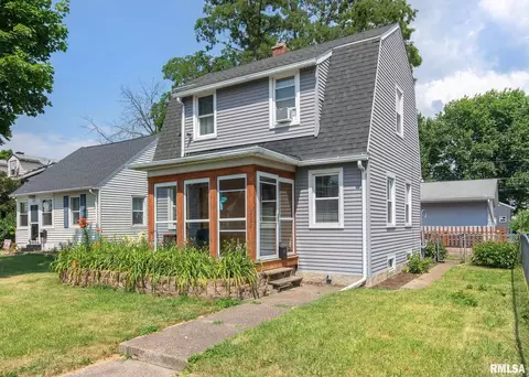 213 S Hazelwood Ave, Davenport, IA 52802