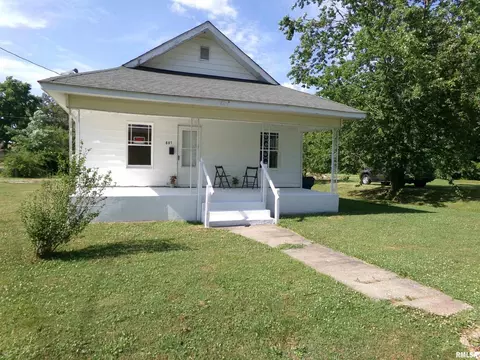 601 E 7th St, West Frankfort, IL 62896