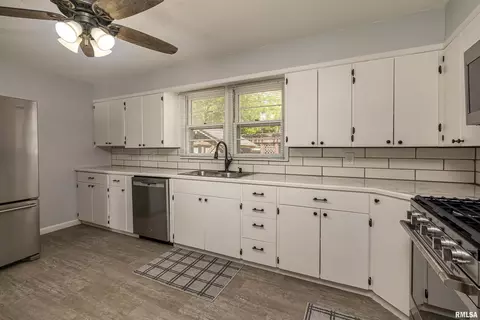 508 S 24th St, Herrin, IL 62948 photo 5
