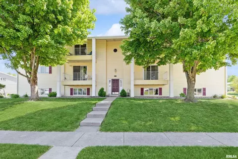 4055 31st St #3C, Bettendorf, IA 52722