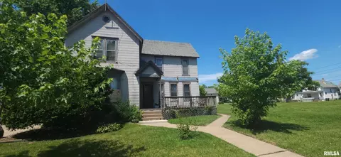 310 2nd Ave S, Clinton, IA 52732
