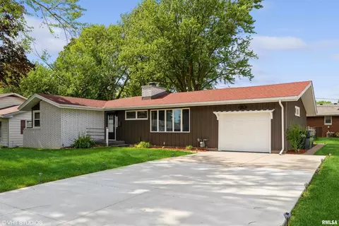1120 6th N Ave, Clinton, IA 52732