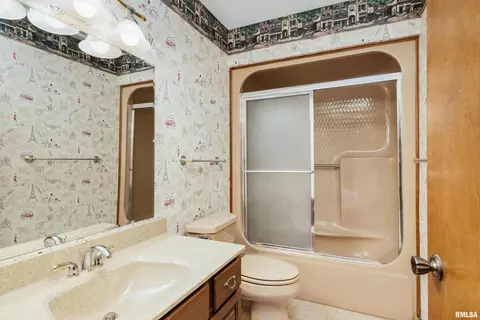 3410 8th St, Moline, IL 61265 photo 24