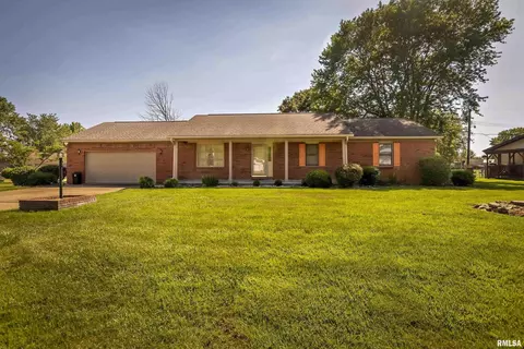 1202 S Hadfield St, Marion, IL 62959