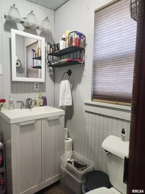 104 North St, Augusta, IL 62311 photo 3