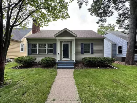 2726 Western Ave, Davenport, IA 52803