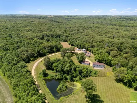 1535 158th Ave, Calamus, IA 52729