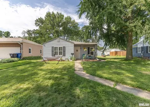 337 28th Ave, Moline, IL 61265