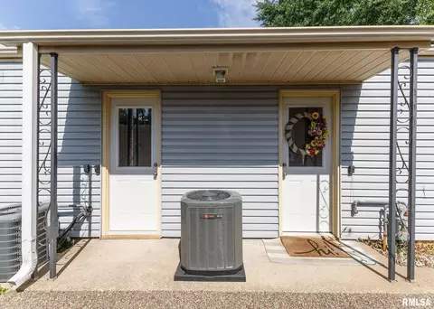 337 28th Ave, Moline, IL 61265 photo 4