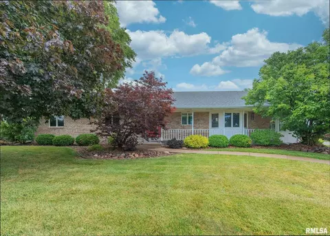 129 Richmond Hill Dr, Geneseo, IL 61254