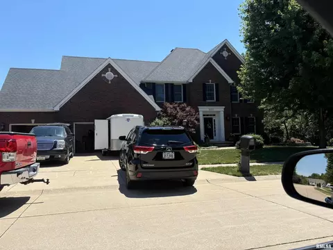 5009 Lockwood Dr, Bettendorf, IA 52722