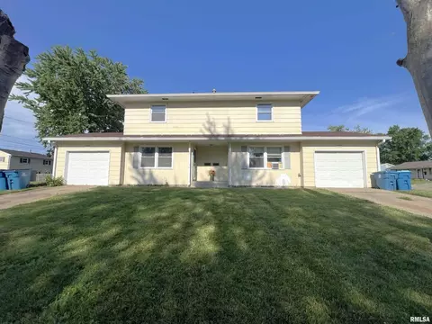 3160 5th St, East Moline, IL 61244