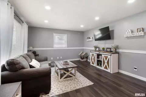 100 S 20th St, Herrin, IL 62948 photo 4
