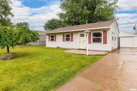 2410 N Nevada Ave, Davenport, IA 52804