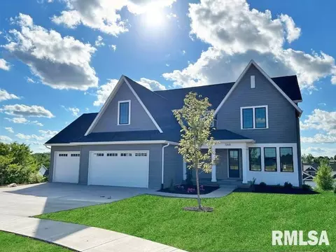 5168 Lakeside Ct, Bettendorf, IA 52722