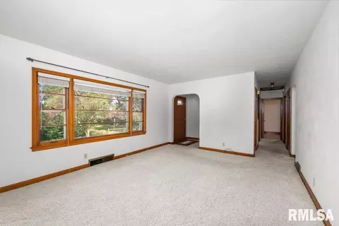 1922 8th St, Moline, IL 61265 photo 4