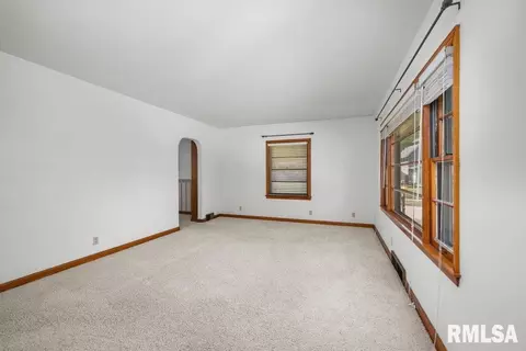 1922 8th St, Moline, IL 61265 photo 3