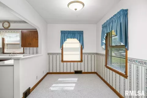 1922 8th St, Moline, IL 61265 photo 5