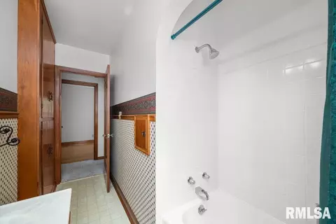 1922 8th St, Moline, IL 61265 photo 12