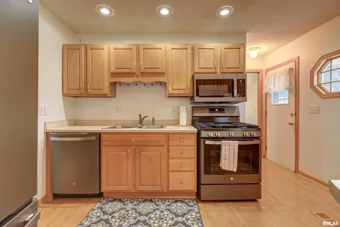 802 6th Ave, Fulton, IL 61252 photo 4