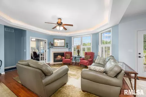 604 E Mill St, Kewanee, IL 61443 photo 3