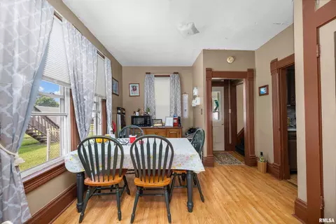 1837 12th St, Moline, IL 61265 photo 4