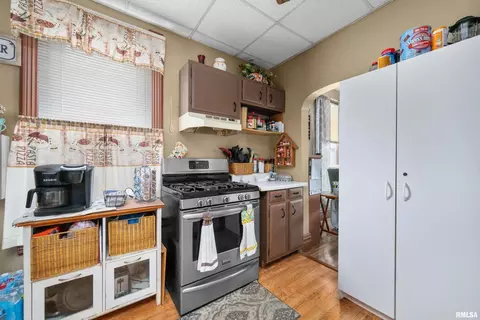 1837 12th St, Moline, IL 61265 photo 6