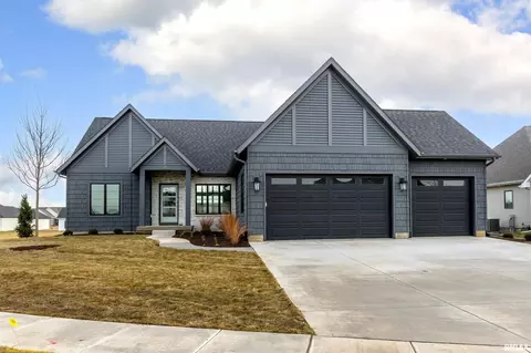 5115 Lakeside Ct, Bettendorf, IA 52722