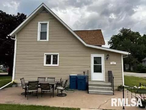 111 4th Ave, Sherrard, IL 61281