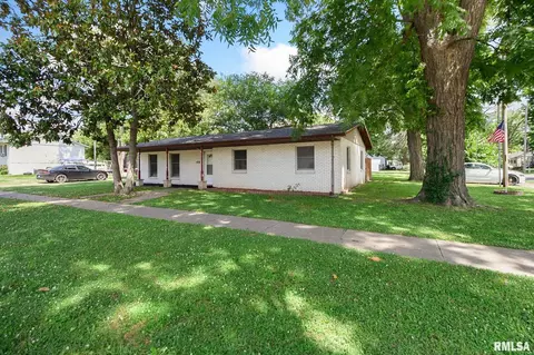 400 W Reed St, Du Quoin, IL 62832