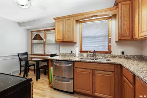 3500 19th Ave, Moline, IL 61265 photo 12