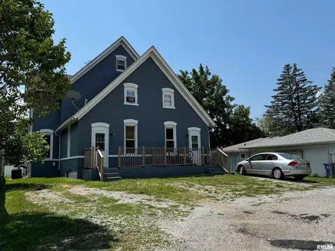 2348 W 11th St, Davenport, IA 52803