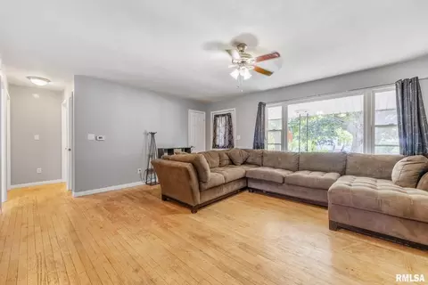 507 SW 3rd Ave, Aledo, IL 61231 photo 3
