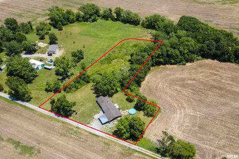 404 Spann Ln, Valier, IL 62891