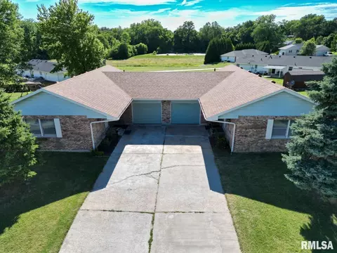 2210-2212 W Huntington Dr, Quincy, IL 62301