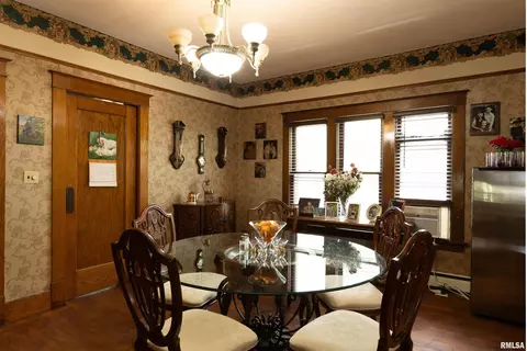 211 N Victor St, Christopher, IL 62822 photo 9