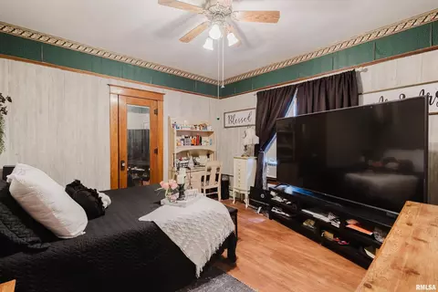 211 N Victor St, Christopher, IL 62822 photo 14